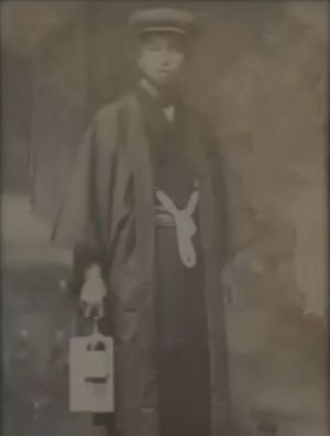 久本雅美的祖父（爷爷）久本宫吉正在准备乘船从德岛前往大阪工作.jpg